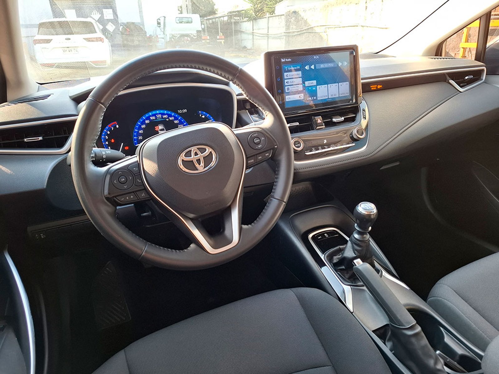TOYOTA COROLLA 2.0 XEI MT 2023 - Imagen 11 de 20