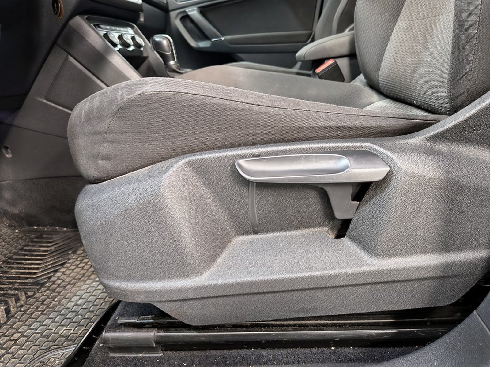 VOLKSWAGEN TIGUAN 1.4 TSI TRENDLINE 2018 - Imagen 11 de 20