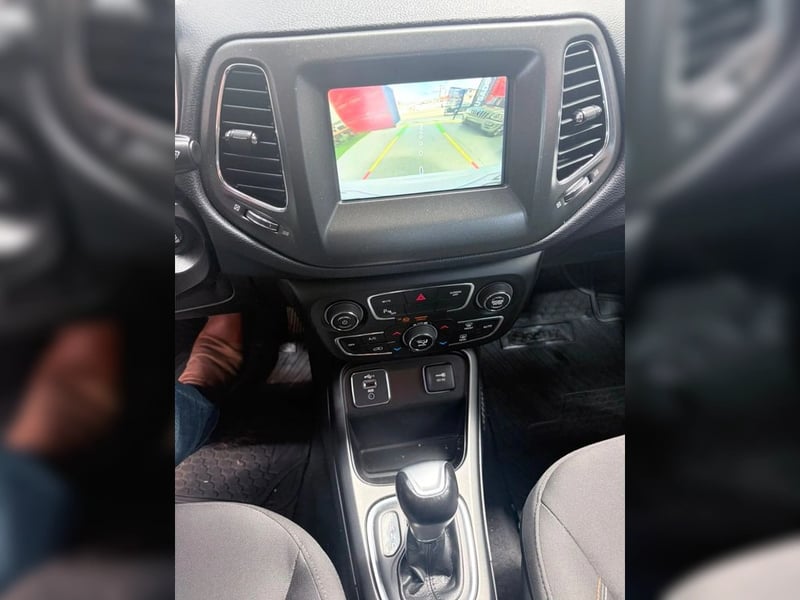 Jeep COMPASS 2.4 SPORT AT 2021 - Imagen 8 de 12
