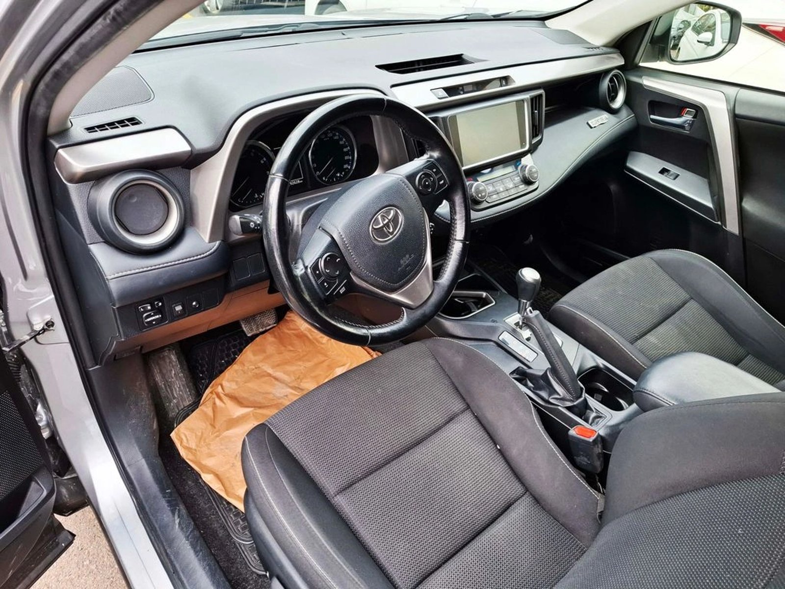 Toyota RAV4 2.0 SÚPER LUJO AUT 4X2 2019 - Imagen 15 de 20