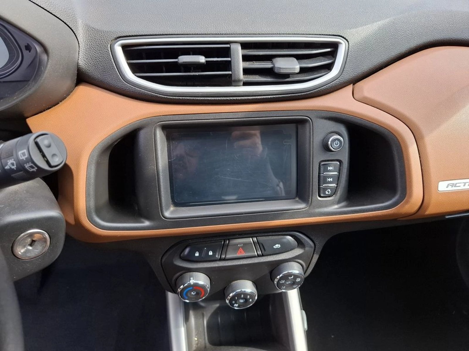 Chevrolet ONIX ACTIVE 1.2 2018 - Imagen 18 de 20