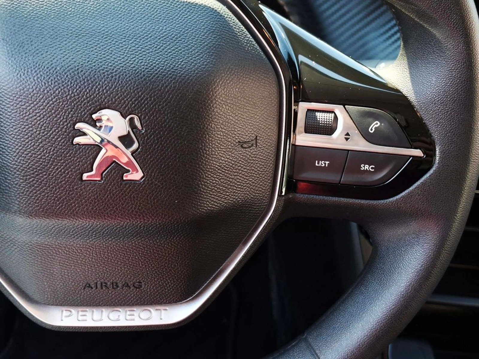 Peugeot 208 1.2 PURETECH STYLE MT 2023 - Imagen 19 de 20