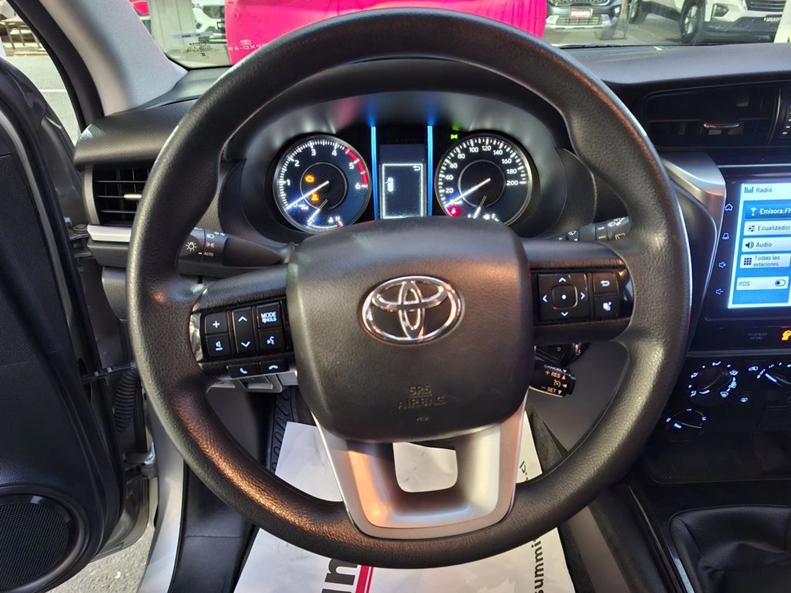TOYOTA FORTUNER 2.8 SR5 TDI MT 4X4 DIESEL 2024 - Imagen 14 de 20