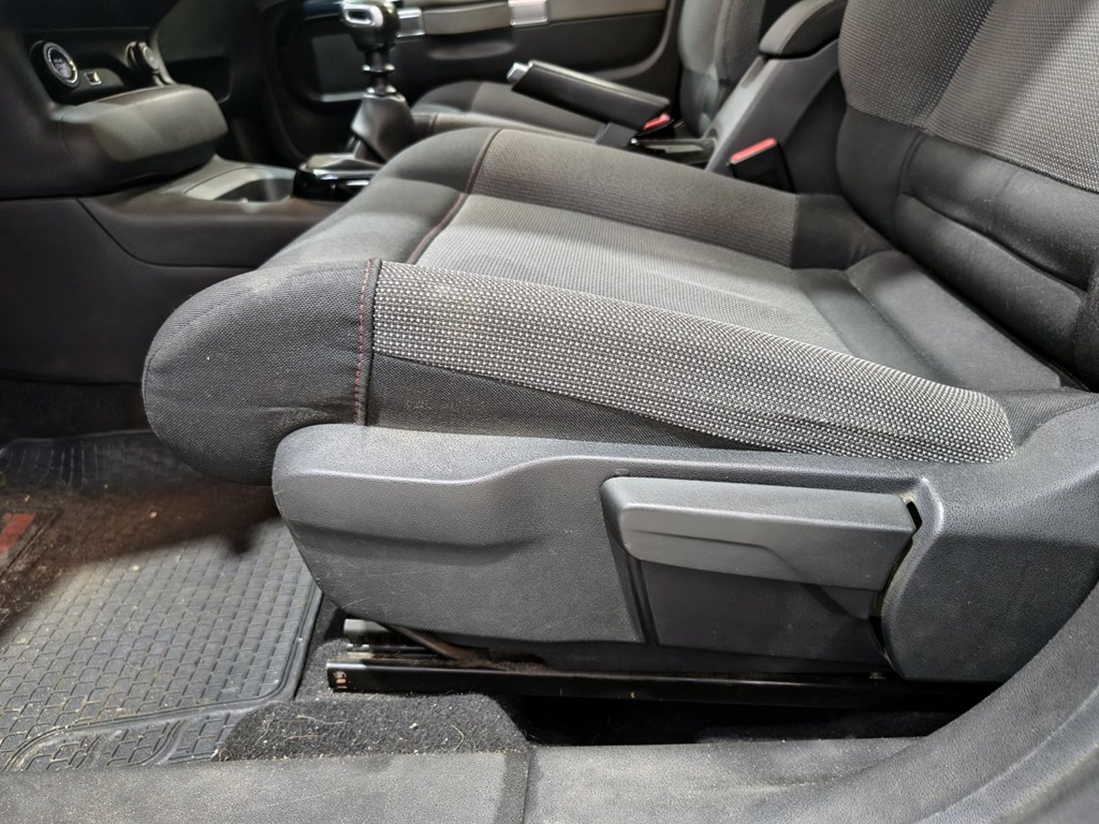 Citroën C4 CACTUS HDI 1.5 2020 - Imagen 9 de 20