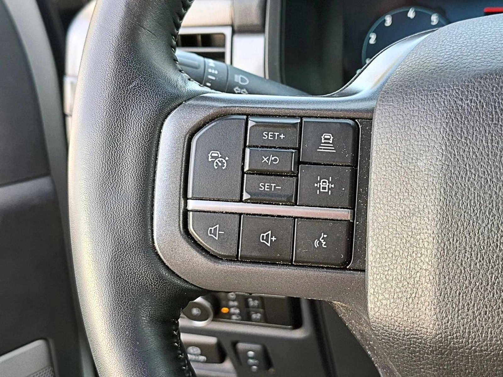 FORD F-150 LARIAT BLACK 5.0 AT 2025 - Imagen 11 de 16