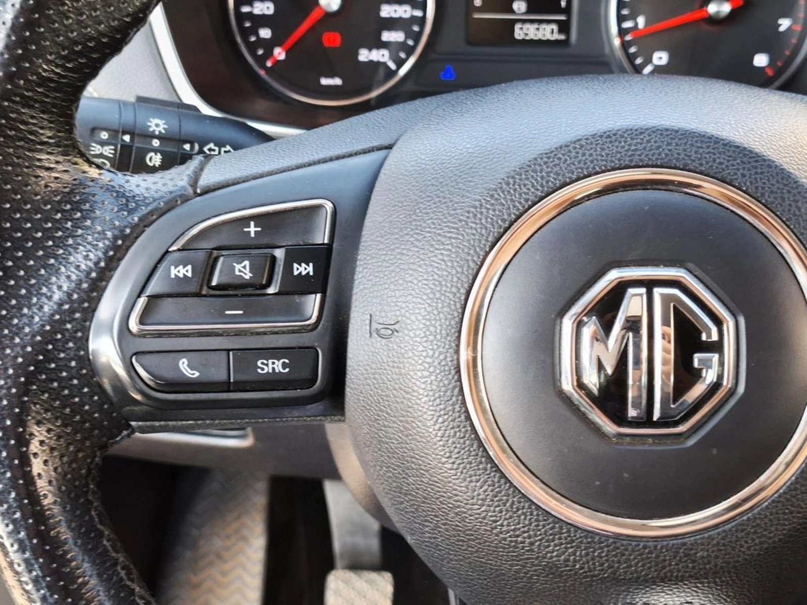 MG RX5 1.5 2023 - Imagen 18 de 20