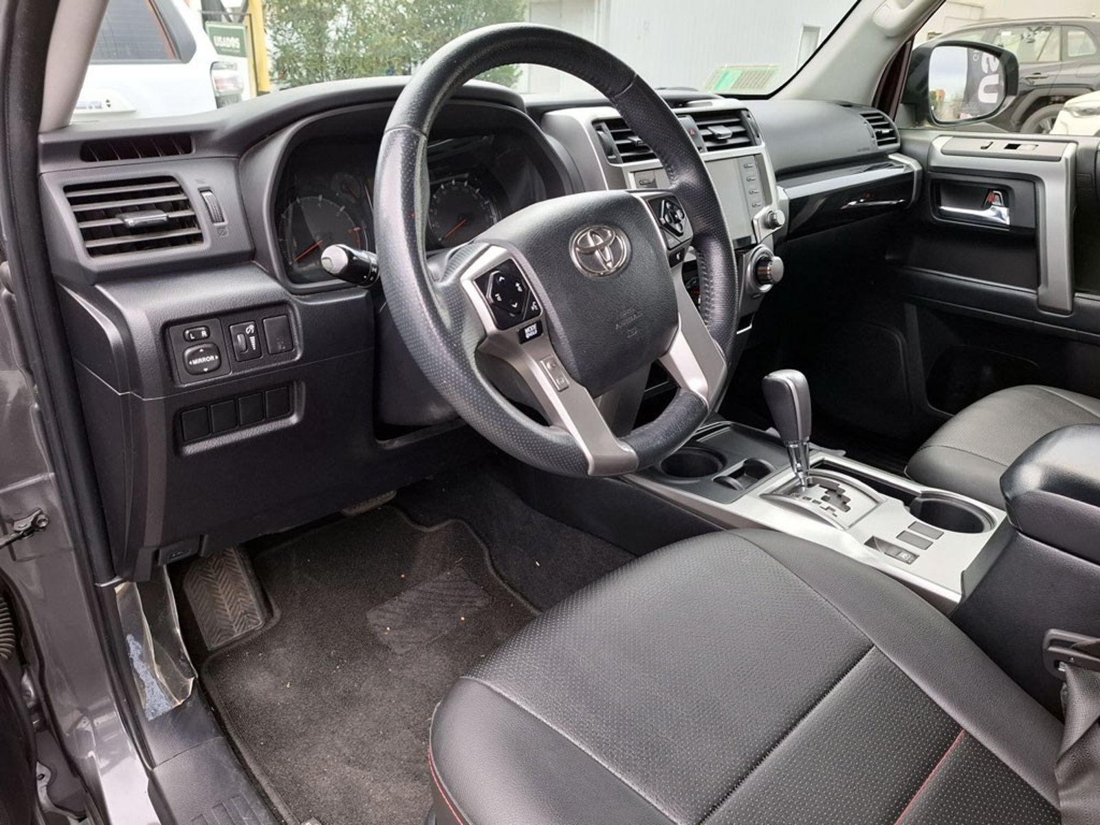 TOYOTA 4RUNNER SR5 4.0 AUT 2021 - Imagen 11 de 20
