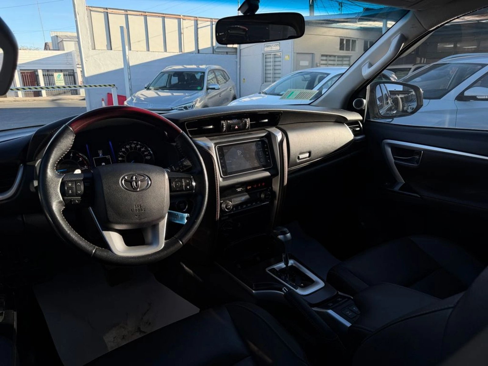 Toyota FORTUNER FORTUNER SRX 2018 - Imagen 9 de 11