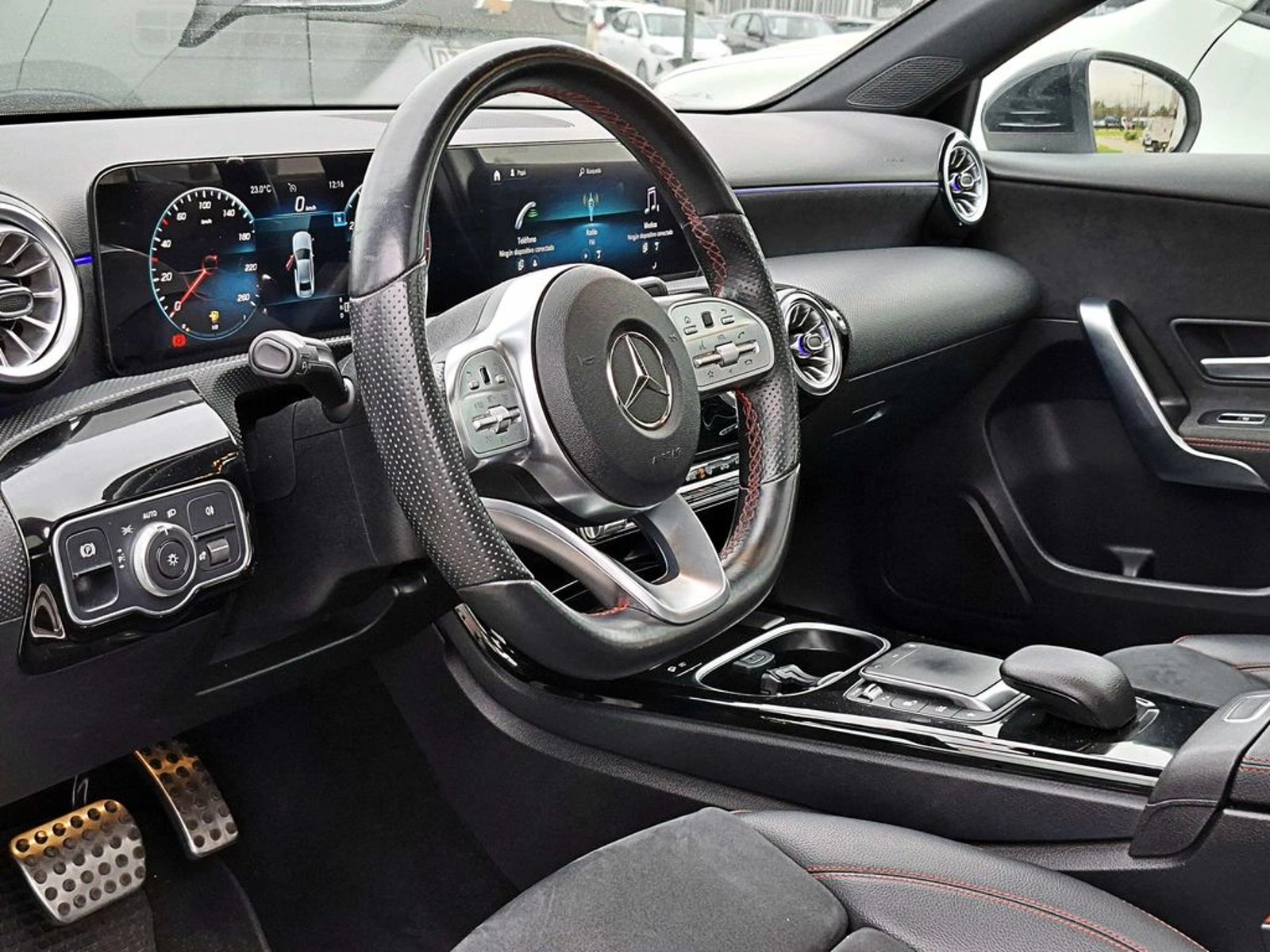 Mercedes-Benz A 250 2.0 AMG LINE 4X2 HB AT 5P 2023 - Imagen 8 de 18