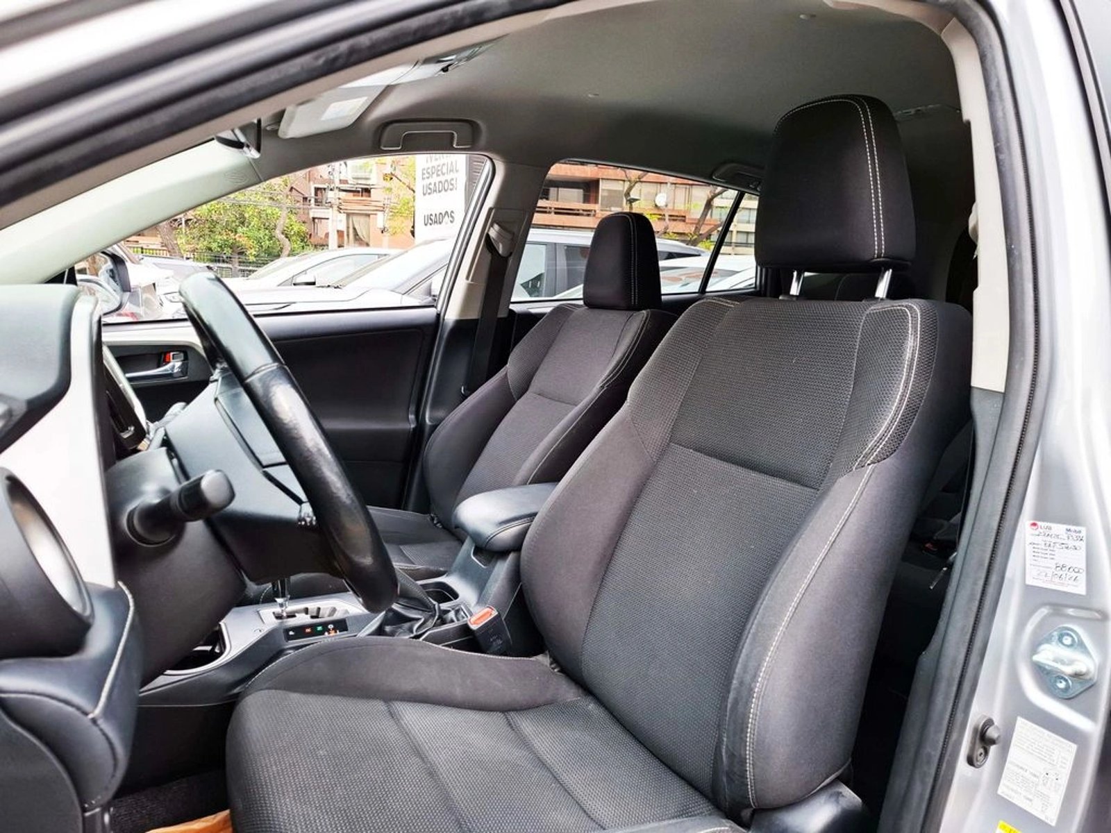 Toyota RAV4 2.0 SÚPER LUJO AUT 4X2 2019 - Imagen 14 de 20