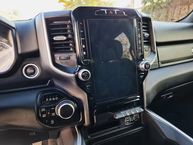 RAM 1500 3.6 CREW CAB BIG HORN E-TORQUE AT 4X4 HIBRIDO 2024 - Imagen 18 de 20
