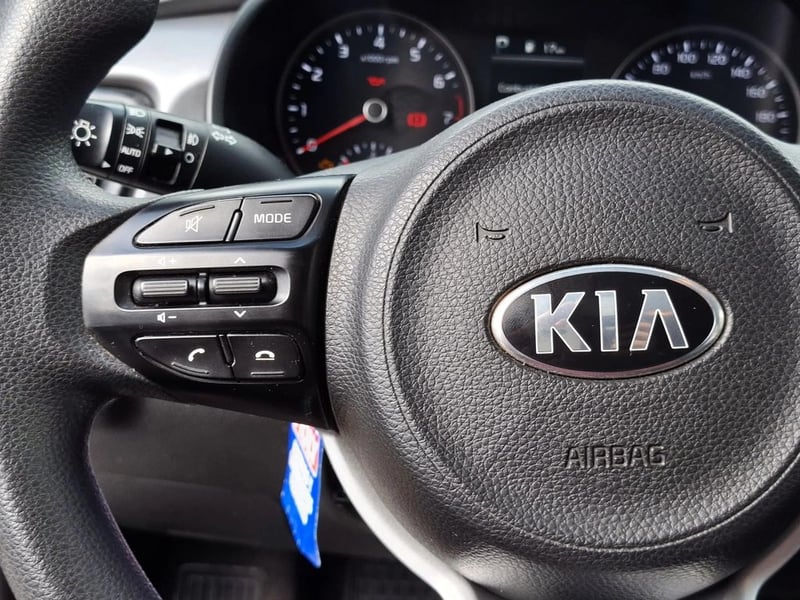 Kia RIO 5 1.4 2021 - Imagen 16 de 20