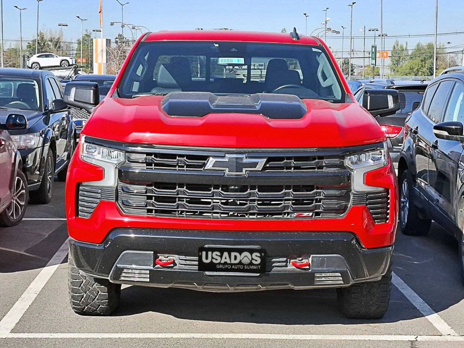 Chevrolet SILVERADO 5.3 LT TRAIL BOSS Z71 4X4 AT 4P 2023 - Foto 2 de 18