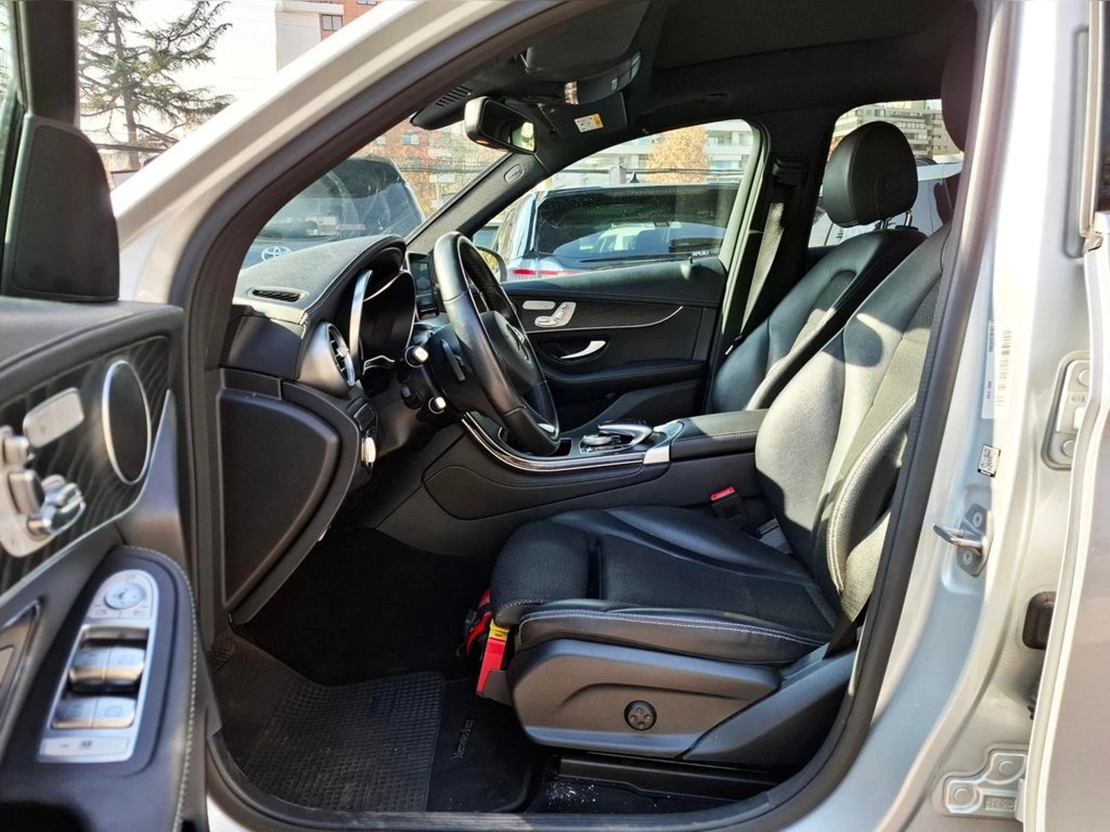 Mercedes-Benz GLC 300 AT 4X4 2020 - Imagen 16 de 20