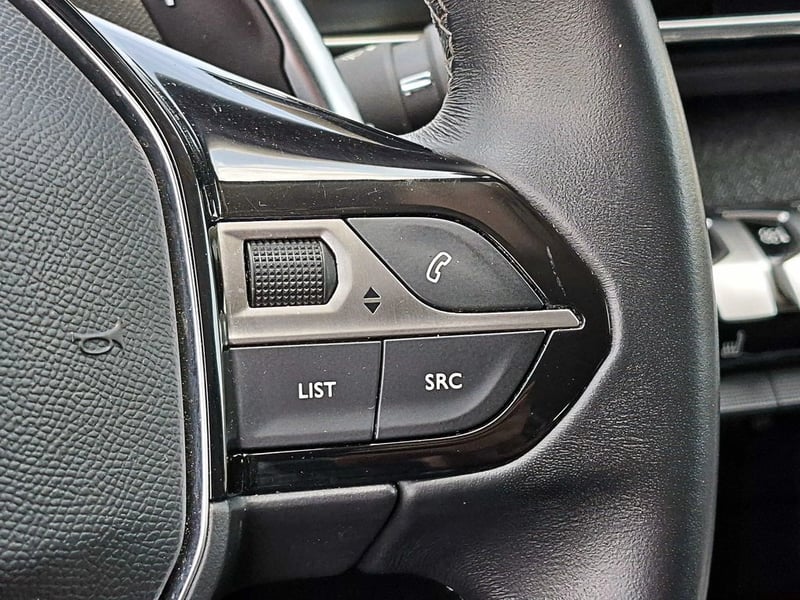Peugeot 3008 1.6 ALLURE 4X2 165 EAT6 5P 2022 - Imagen 14 de 16