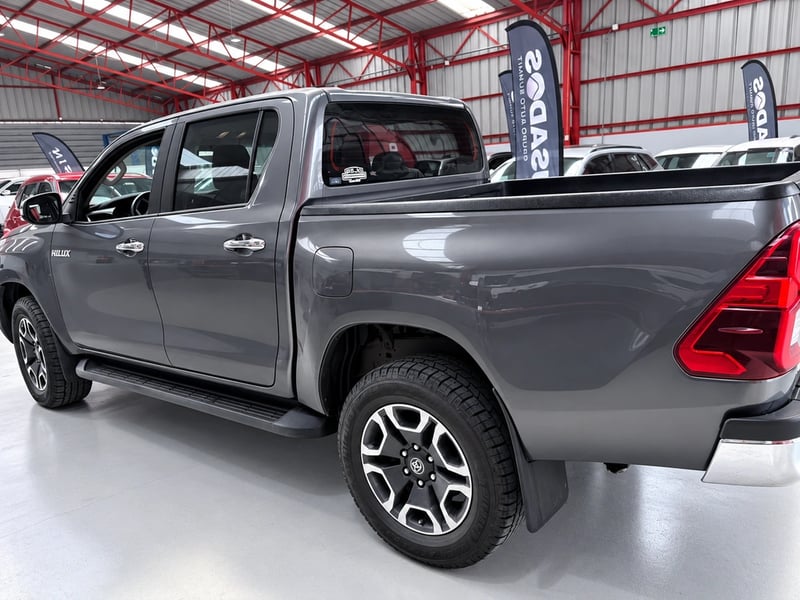 Toyota HILUX 2.8 SRV 7 AB AT 4X4 DIESEL 2022 - Imagen 4 de 5