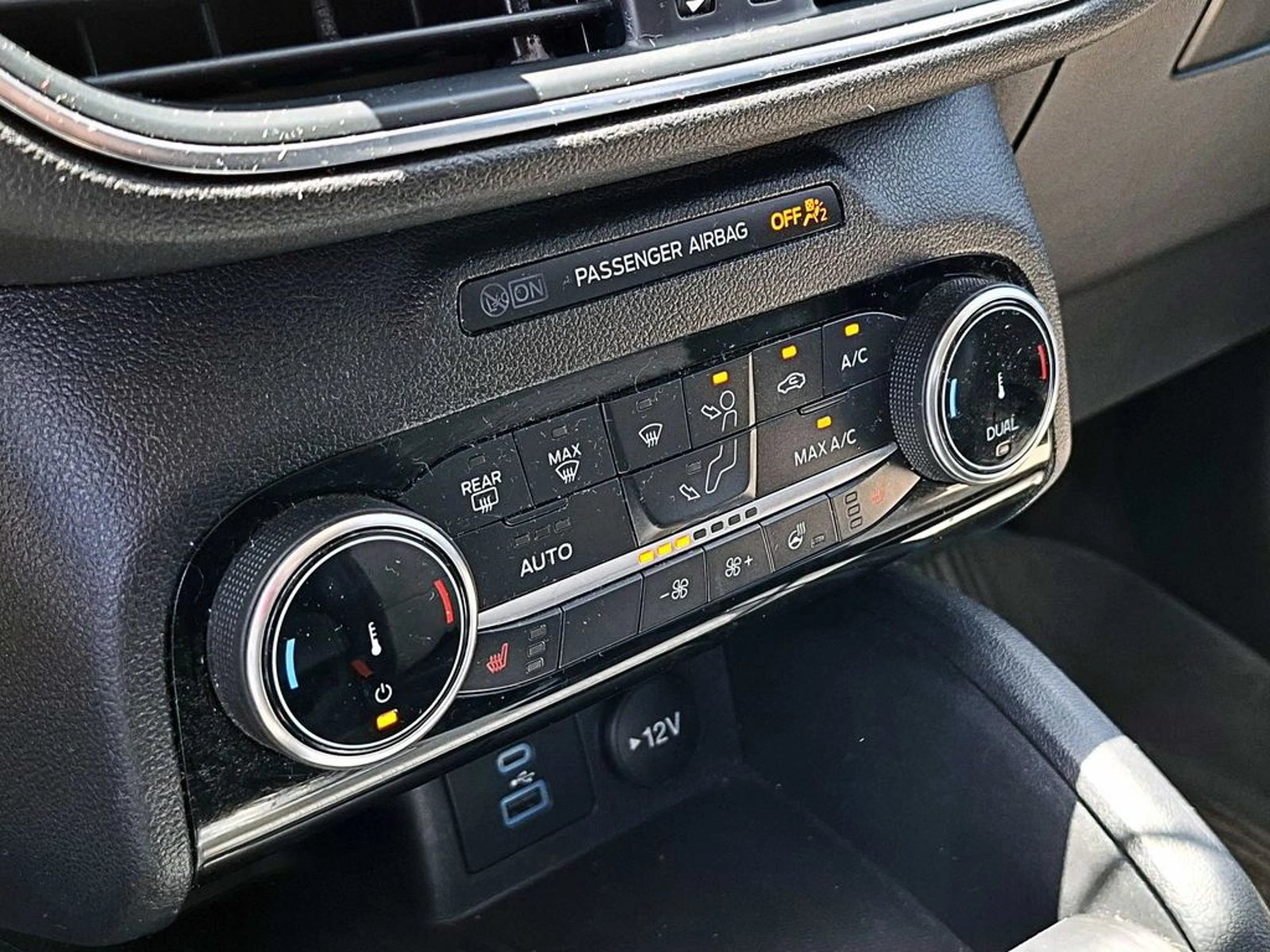 FORD ESCAPE 2.0 TITANIUM AWD AT 5P 2022 - Imagen 17 de 18