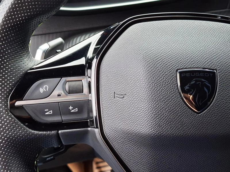 Peugeot 2008 4X2 1.2 AUT HIBRIDO 2025 - Imagen 14 de 20