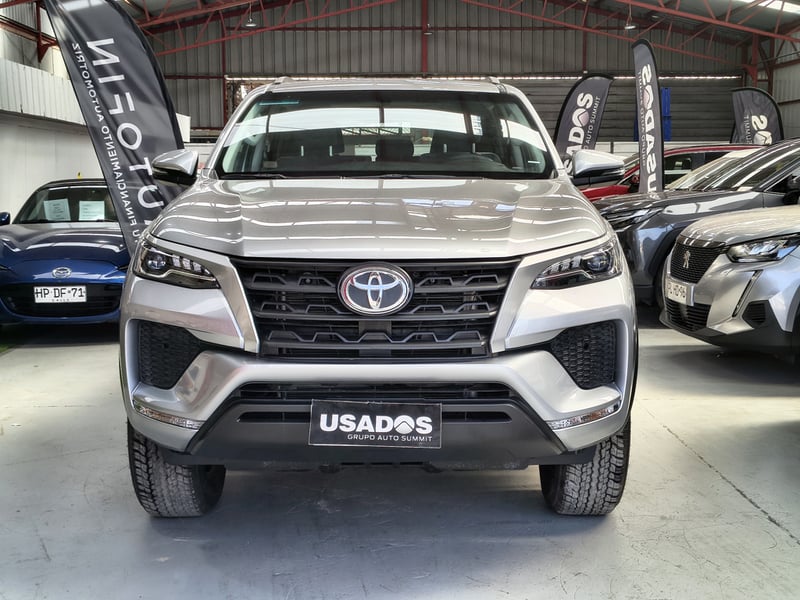 Toyota FORTUNER 2.7 SR5 AT 2025 - Imagen 3 de 20