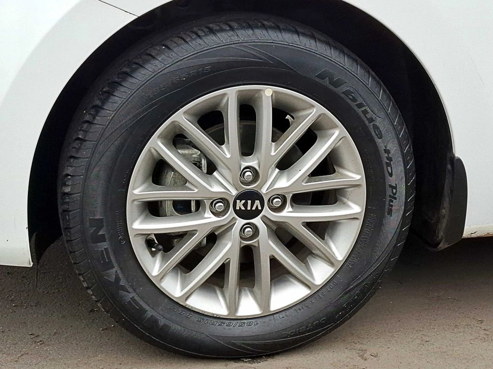 Kia RIO 5 1.4 EX FULL MT 2022 - Imagen 8 de 18