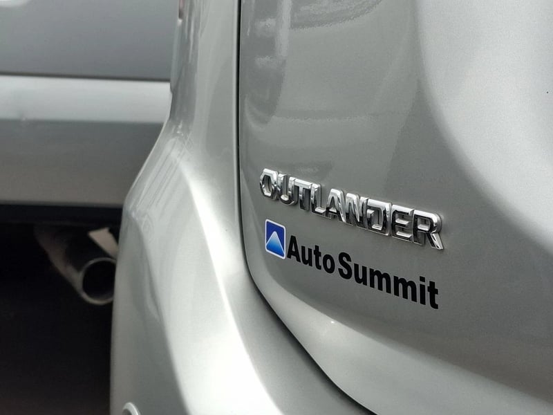 Mitsubishi OUTLANDER 2.0 GLS MT 2019 - Imagen 6 de 16