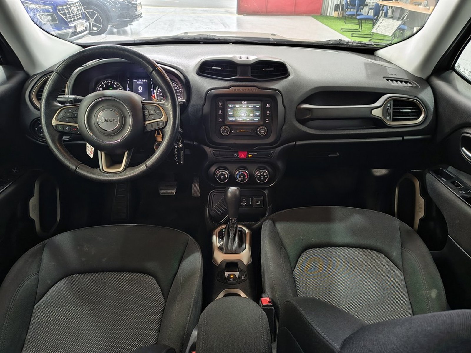 JEEP RENEGADE 1.8 SPORT LX 2018 - Imagen 16 de 20