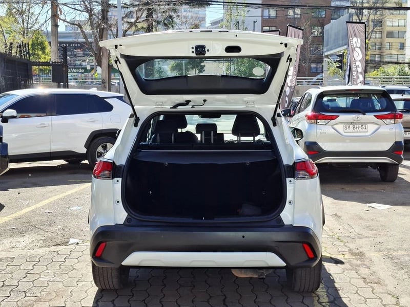 Toyota COROLLA CROSS 1.8 SEG HYBRID 4X2 CVT AT 5P 2022 - Imagen 8 de 20