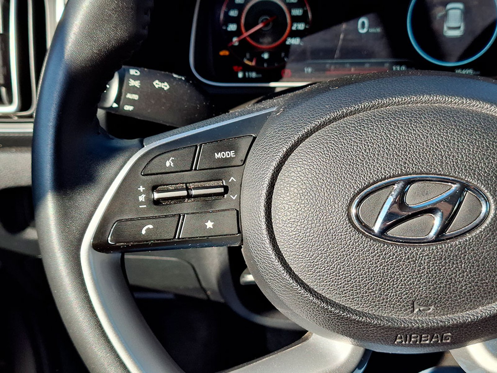 Hyundai CRETA 1.5 SU2ID DESIGN MT 2024 - Imagen 12 de 20