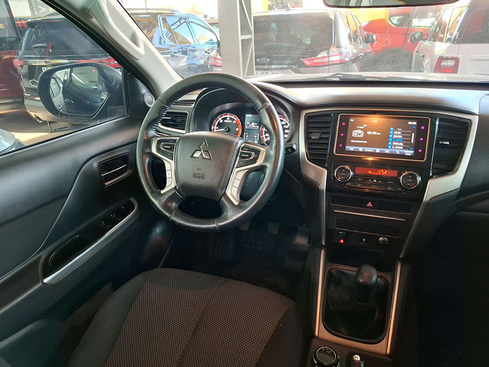 Mitsubishi L200 2.4 TD DAKAR CRS MT 4X4 2021 - Imagen 9 de 20