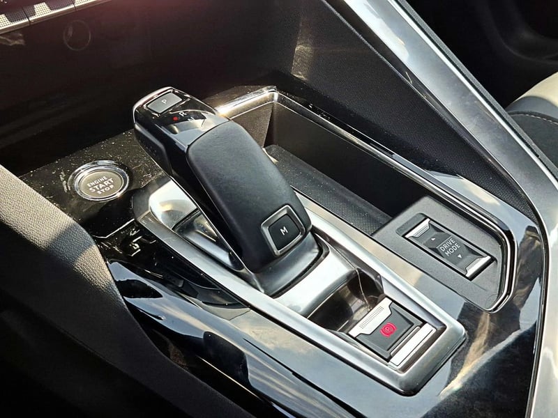 Peugeot 3008 1.6 GT 4X2 EAT6 5P 2023 - Imagen 17 de 17