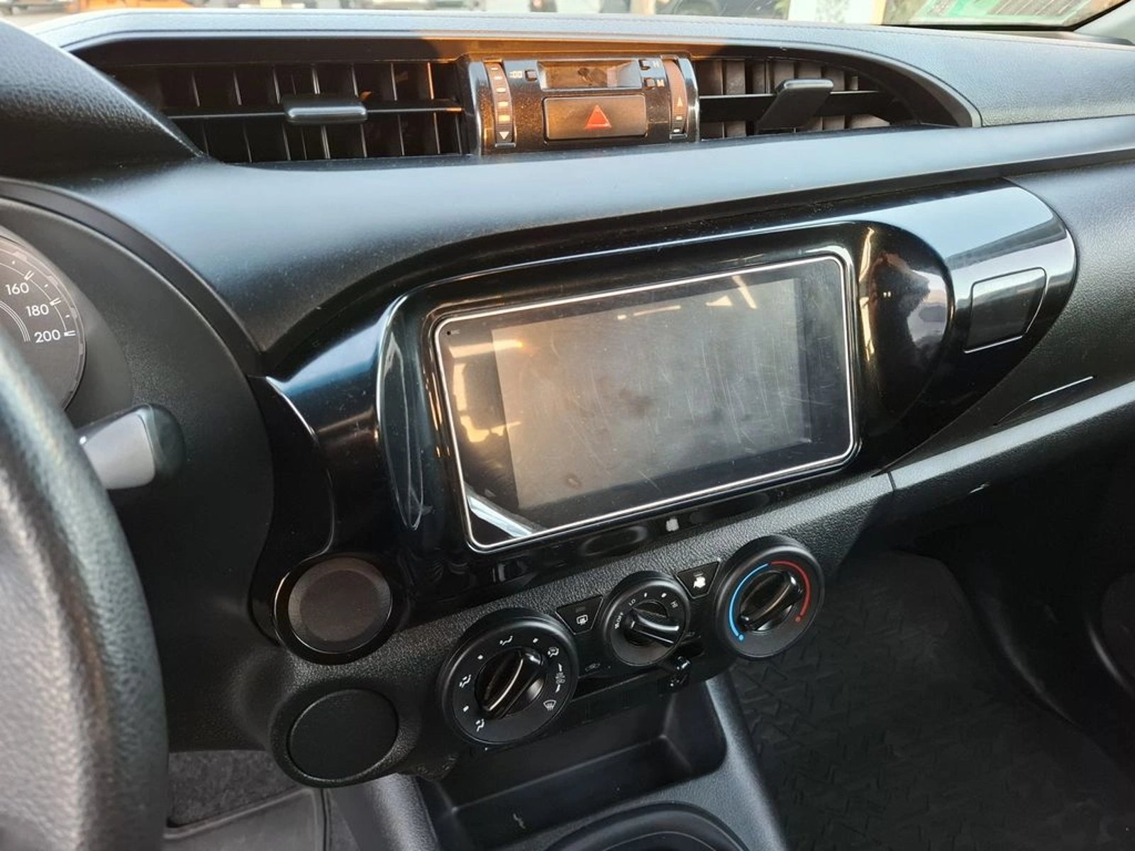 TOYOTA HILUX 2.7 DX MT 4x2 2021 - Imagen 19 de 20