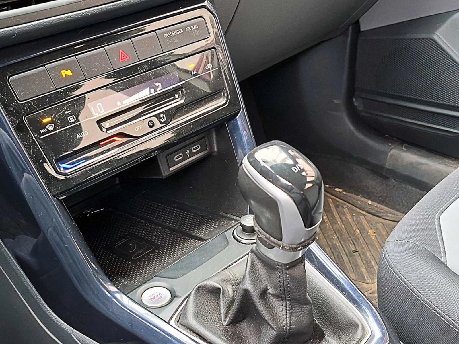 VOLKSWAGEN T-CROSS 1.0 TSI HIGHLINE AT 2024 - Imagen 15 de 15