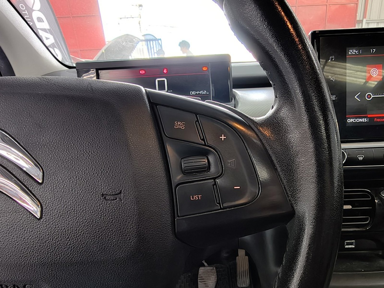 Citroën C4 CACTUS HDI 1.5 2020 - Imagen 14 de 20