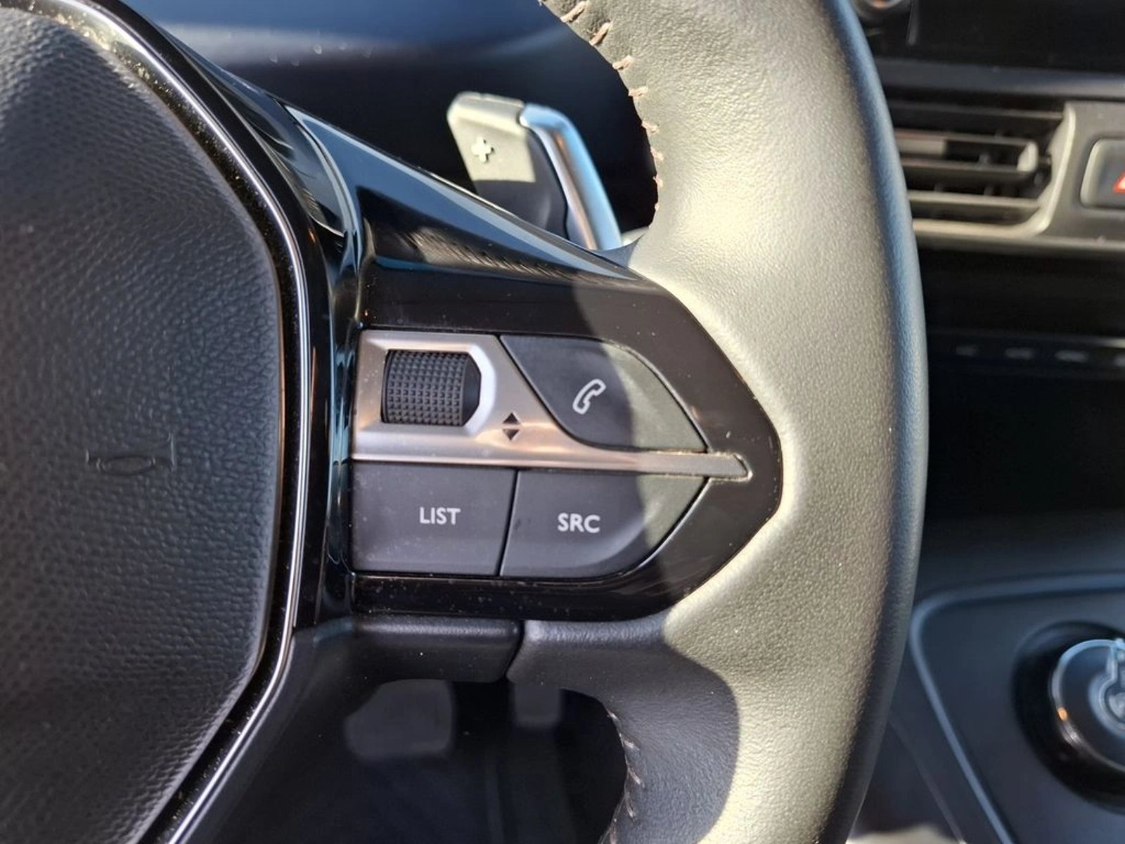 Peugeot RIFTER AT 1.5 D 2022 - Imagen 16 de 20