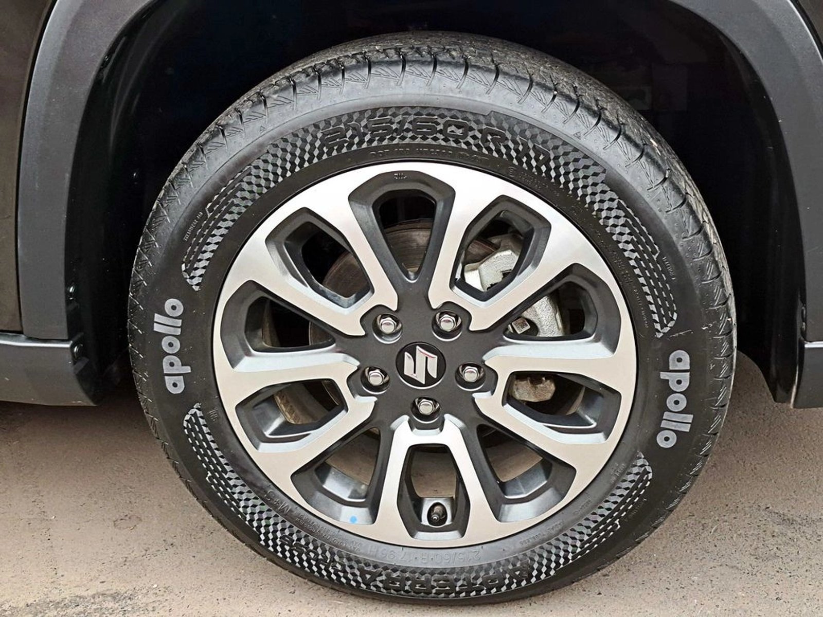 Suzuki GRAND VITARA GLX 1.5 MT HYBRID 2023 - Foto 4 de 17