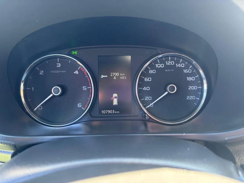 Mitsubishi MONTERO SPORT 2.4 4X2 DIESEL 2019 - Imagen 7 de 9
