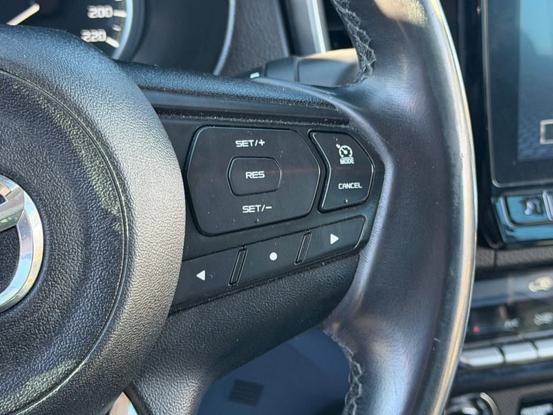Mazda BT-50 3.0 DIESEL 4X4 DOB.CAB. 6MT 4P 2023 - Imagen 12 de 15