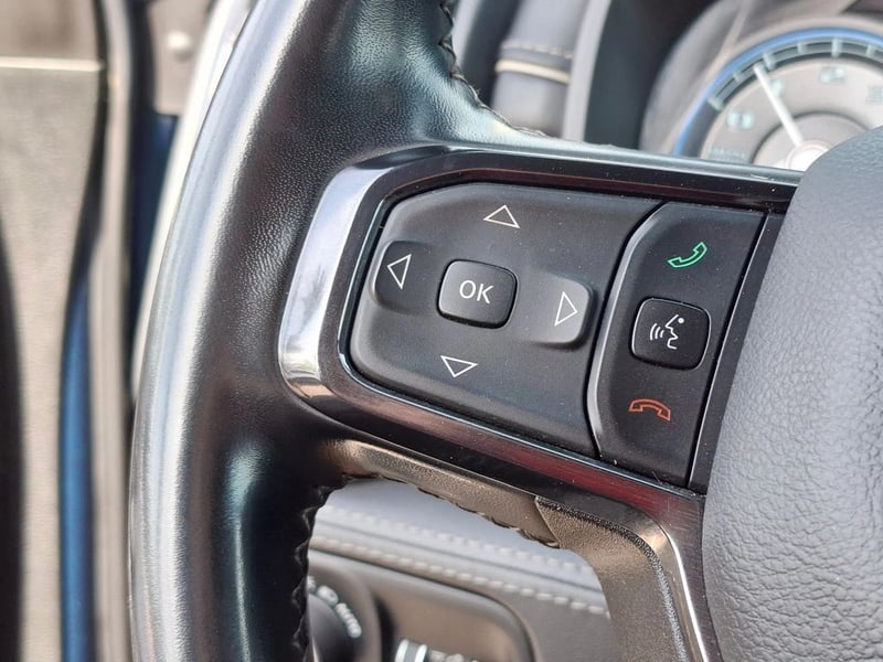 RAM 1500 5.7 CREW CAB LIMITED AT 4X4 2022 - Imagen 15 de 19