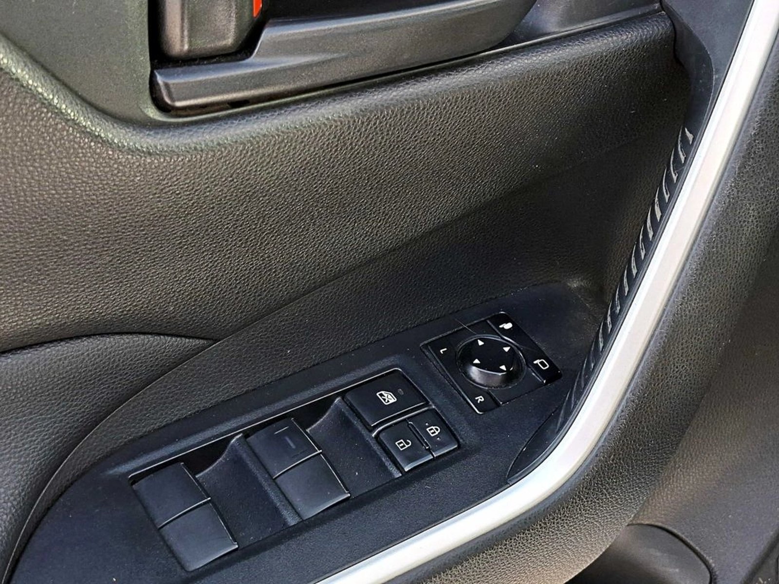 TOYOTA RAV4 LE 2.0 4X2 AT 5P 2021 - Imagen 10 de 20