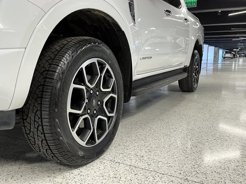Ford RANGER 3.0 LIMITED AT 4X4 DIESEL 2024 - Imagen 8 de 19