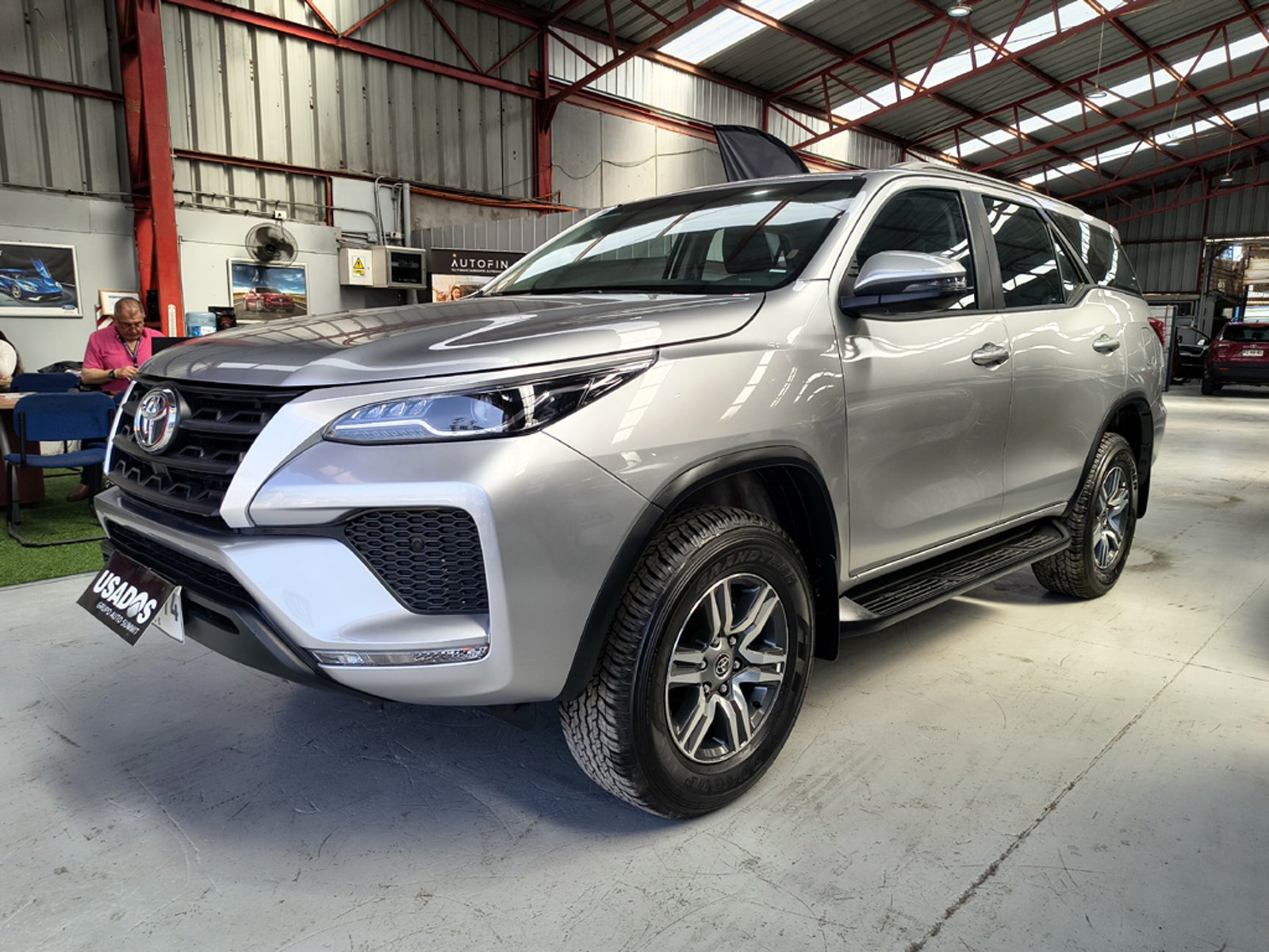 Toyota FORTUNER 2.7 SR5 AT 2025 - Foto 2 de 20