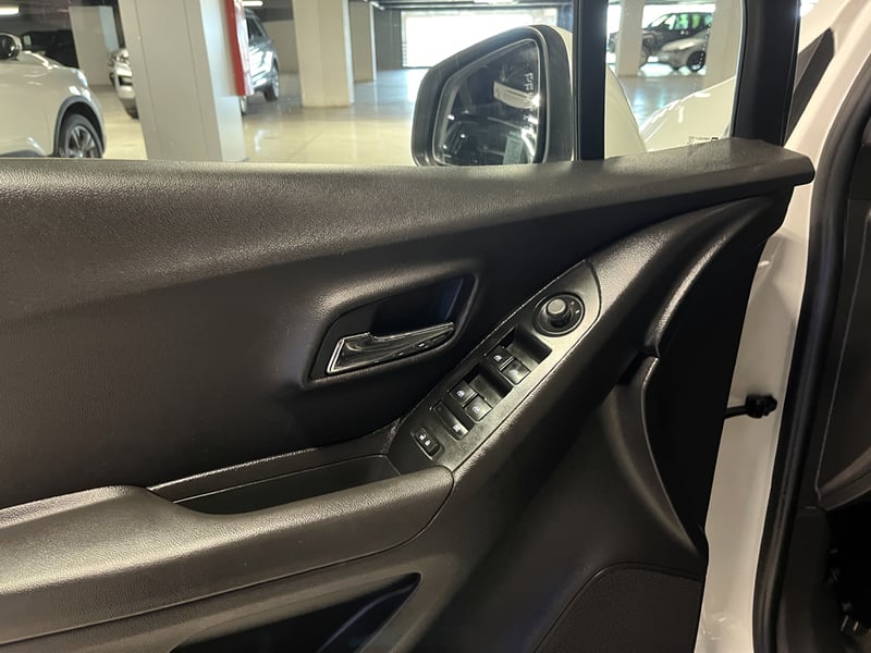 Chevrolet TRACKER 1.8 LS MT 2020 - Imagen 10 de 20