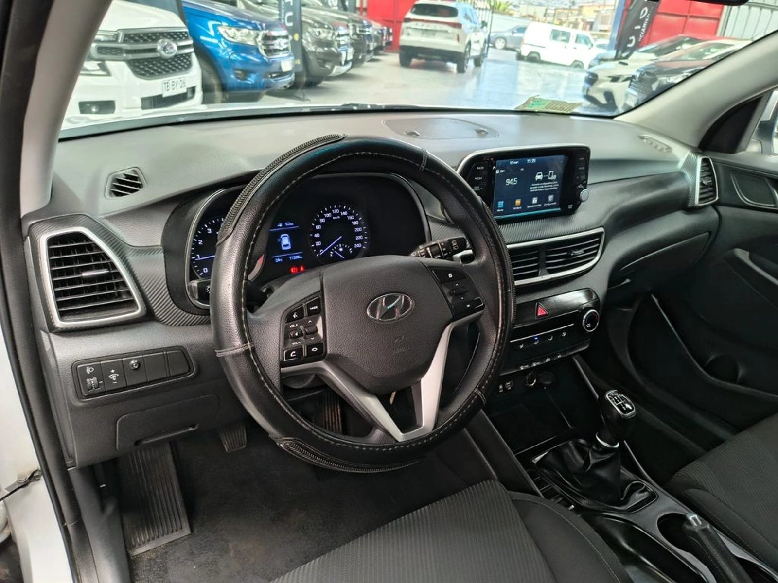 HYUNDAI TUCSON 2.0 PLUS 2WD MT 5P 2019 - Imagen 14 de 20