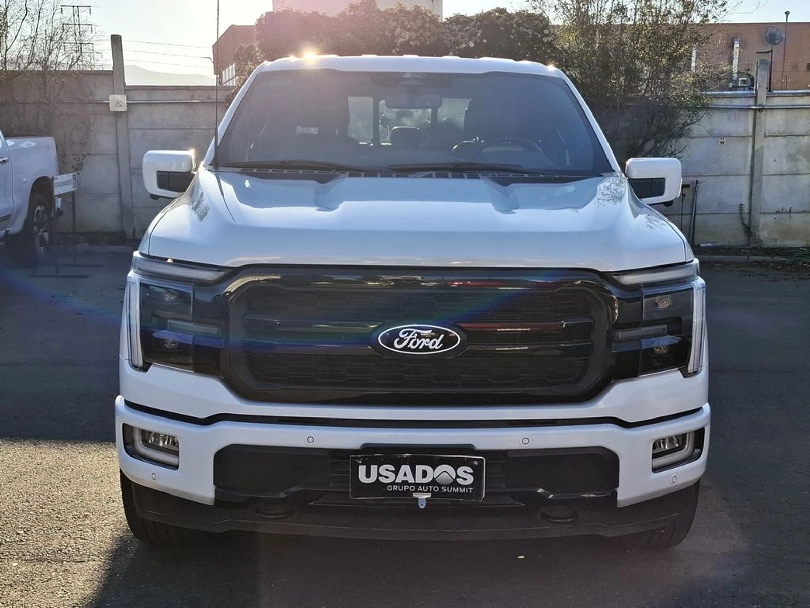 Ford F-150 LARIAT BLACK 4X4 5.0 2025 - Foto 2 de 20