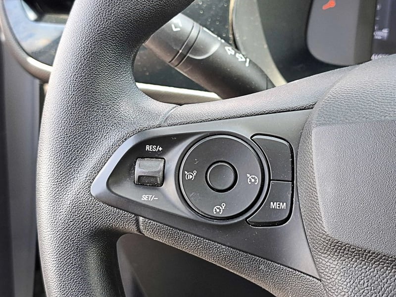 Opel CORSA 1.2  4X2 MT5 5P 2024 - Imagen 12 de 17