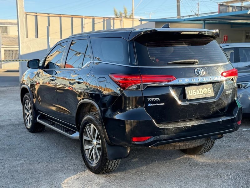 Toyota FORTUNER FORTUNER SRX 2018 - Imagen 7 de 11