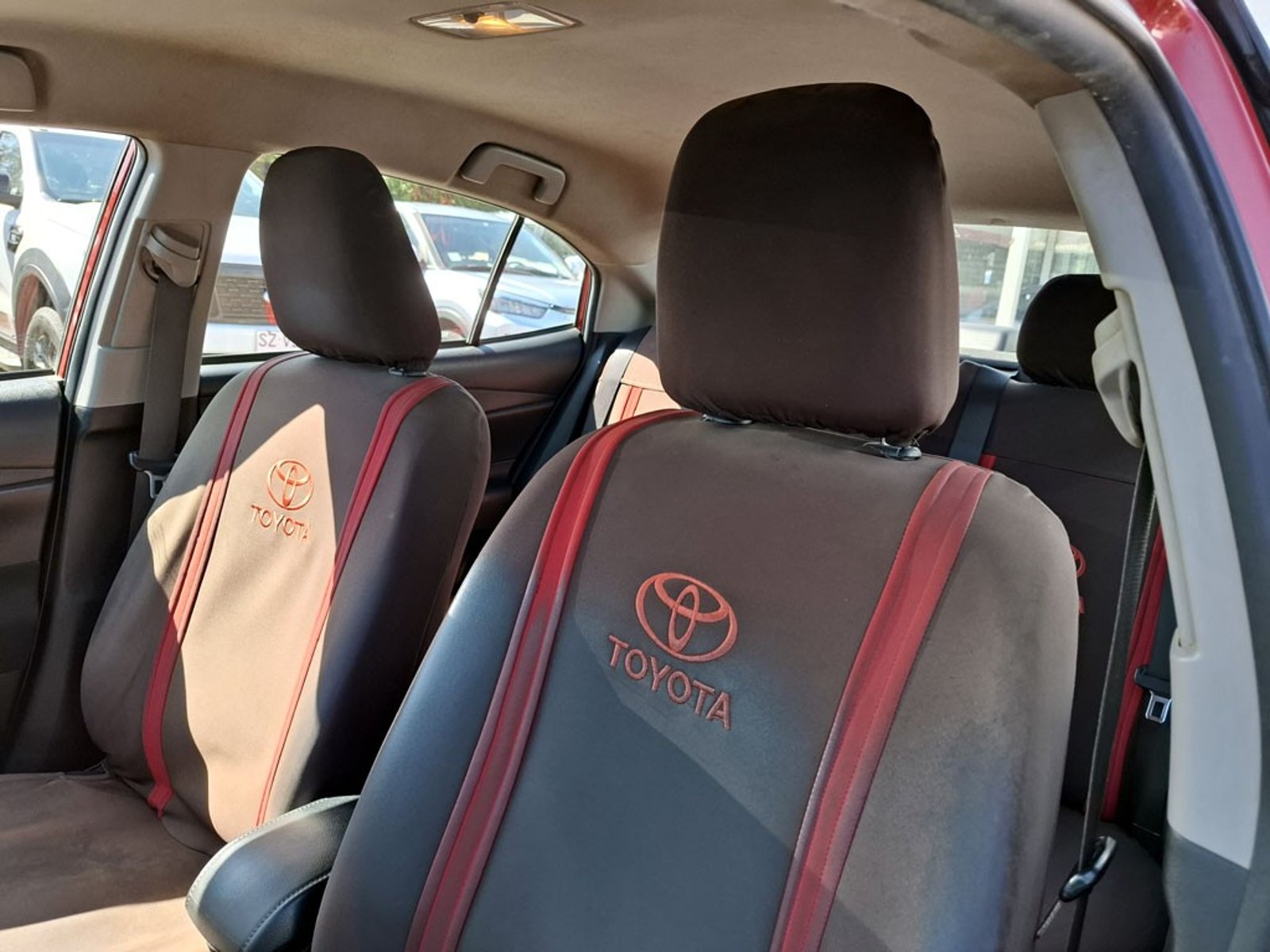 TOYOTA YARIS 1.5 GLI E 4X2 MT 4P 2022 - Imagen 18 de 19