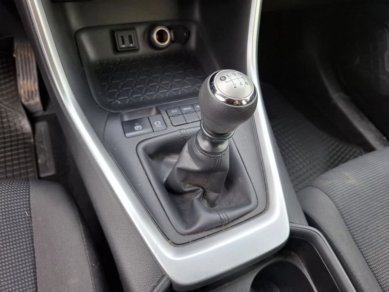 Toyota RAV4 LE 2.0 2024 - Imagen 17 de 20