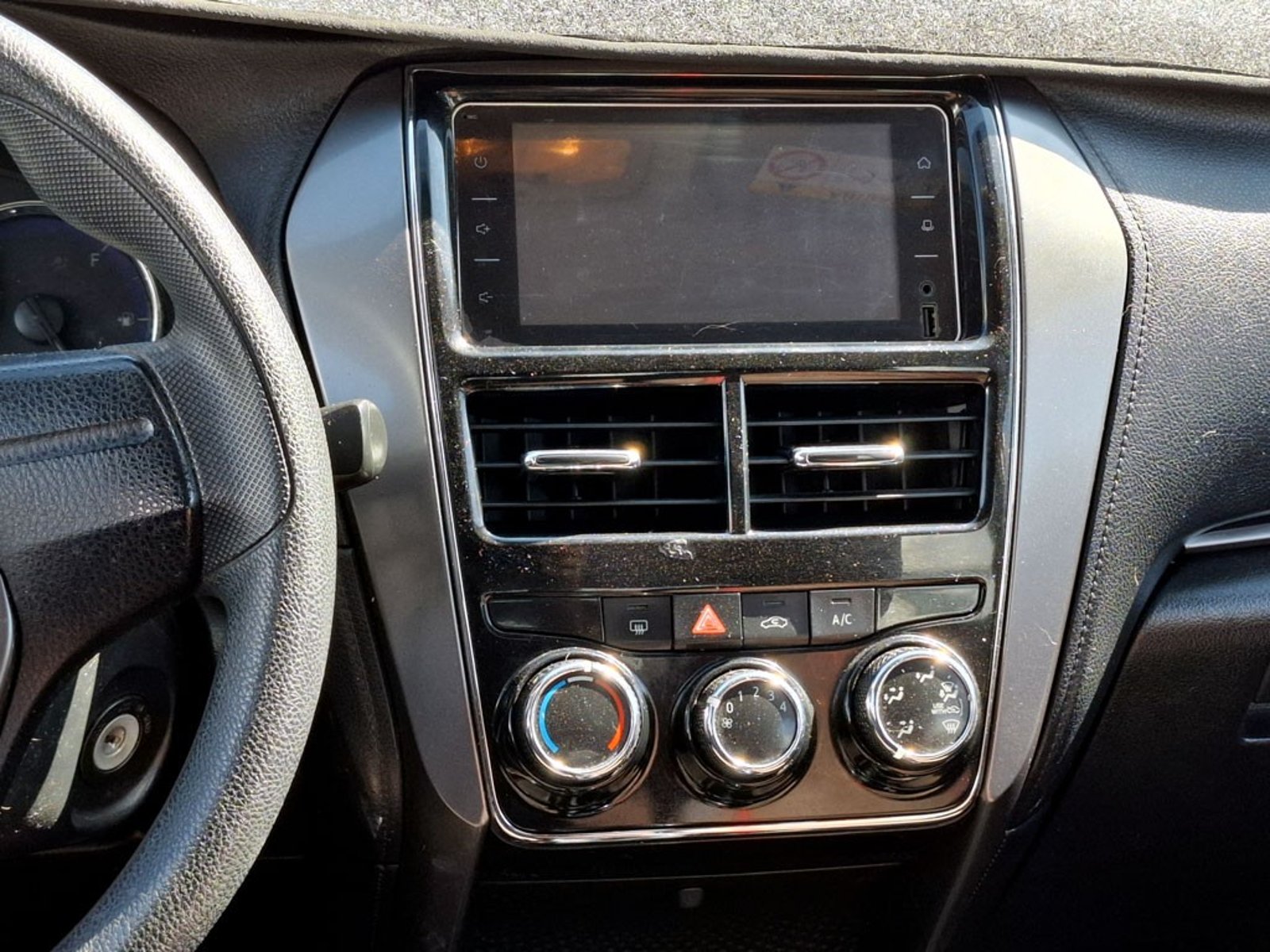 TOYOTA YARIS 1.5 GLI E 4X2 MT 4P 2022 - Imagen 17 de 19