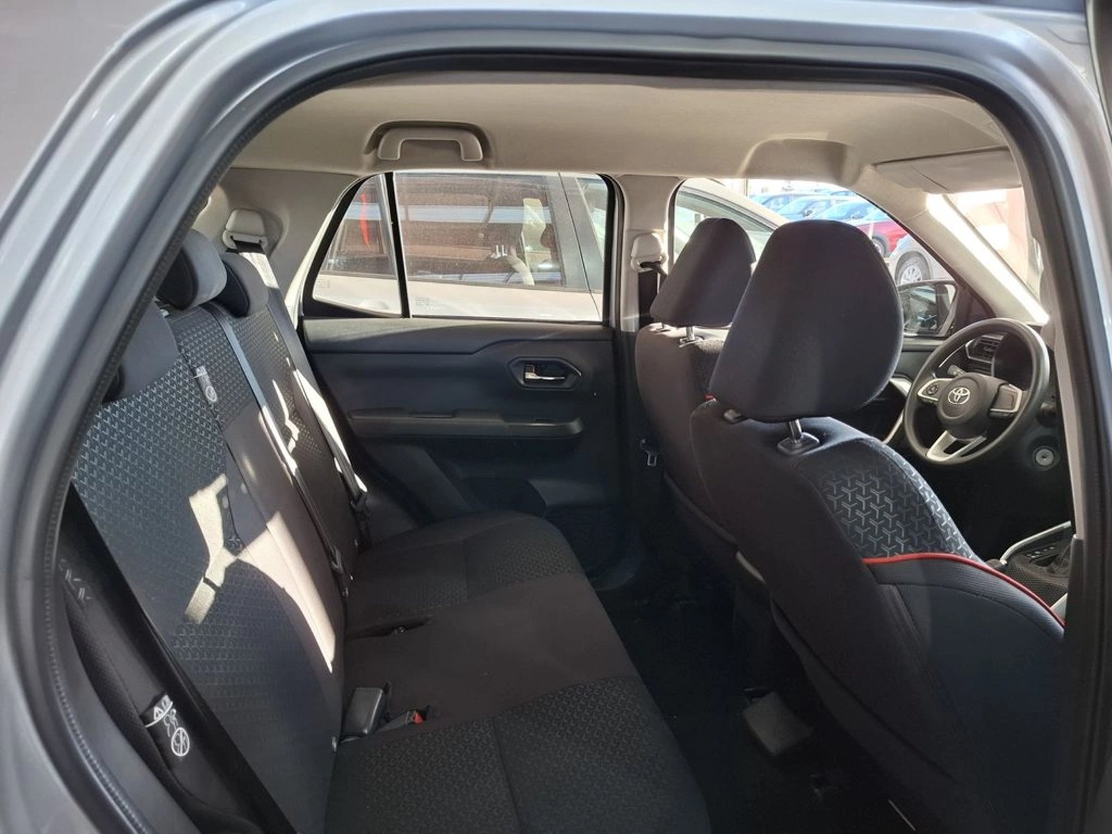 Toyota RAIZE 1.2 E 4X2 AT 5P 2023 - Imagen 15 de 15